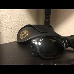 1 hour SALE Ray-Ban wayfarer sunglasses